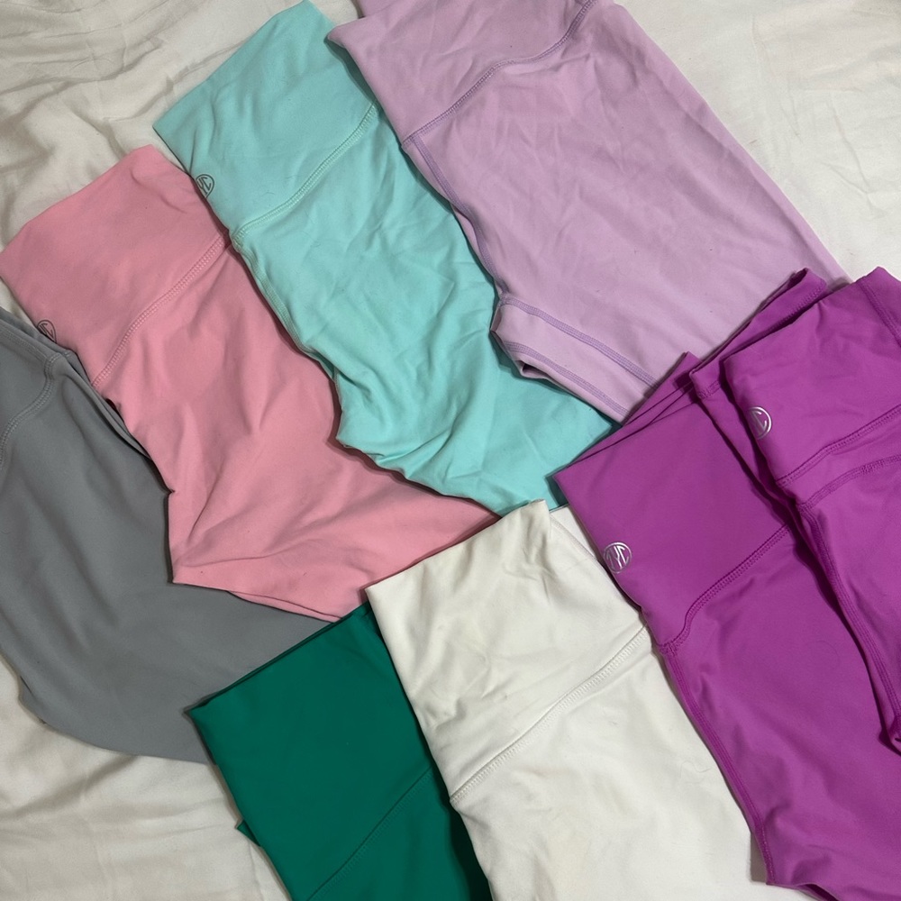 BUNDLE 8 pairs Til You Collapse size small